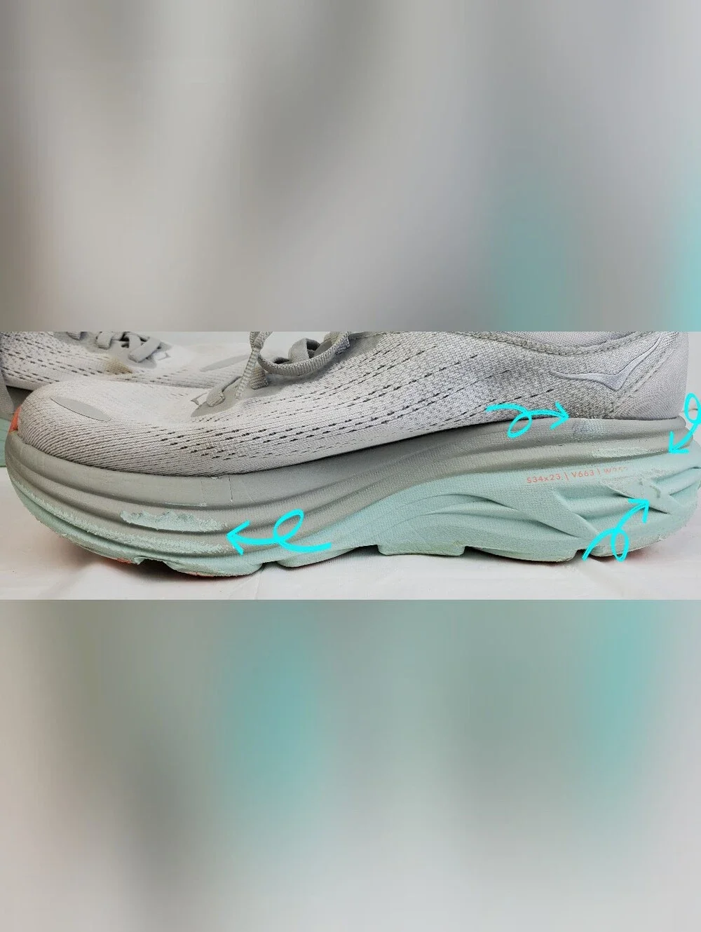 Hoka Womens Bondi 8 Stardust Aqua Breeze Running Shoes READ - Size 8 - GUC